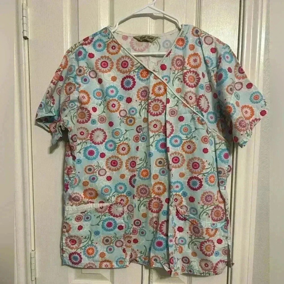 Scrub top size large and pants size large- excellent condition. By landu - Picture 1 of 8